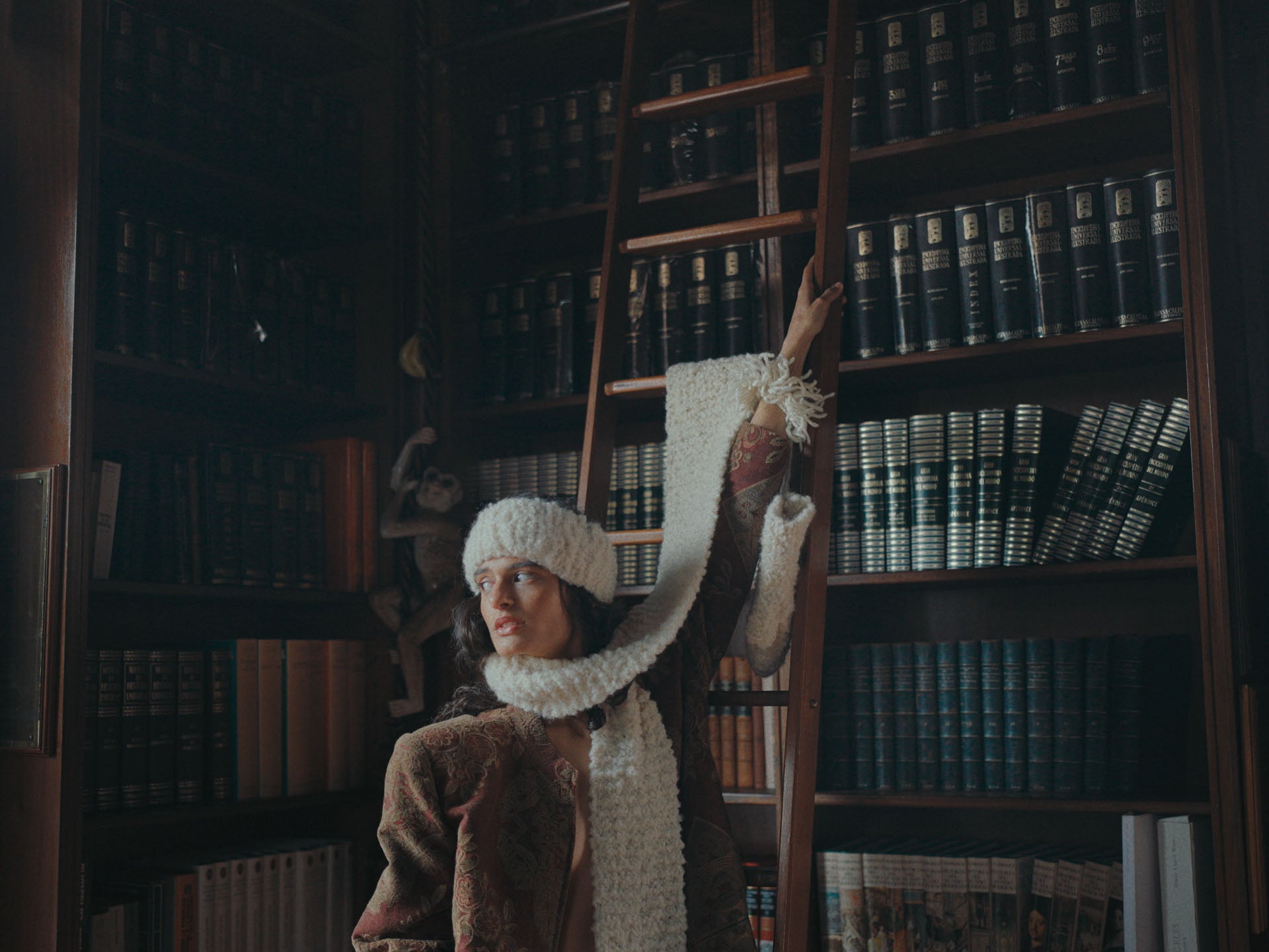 COIHUE Snow White Scarf