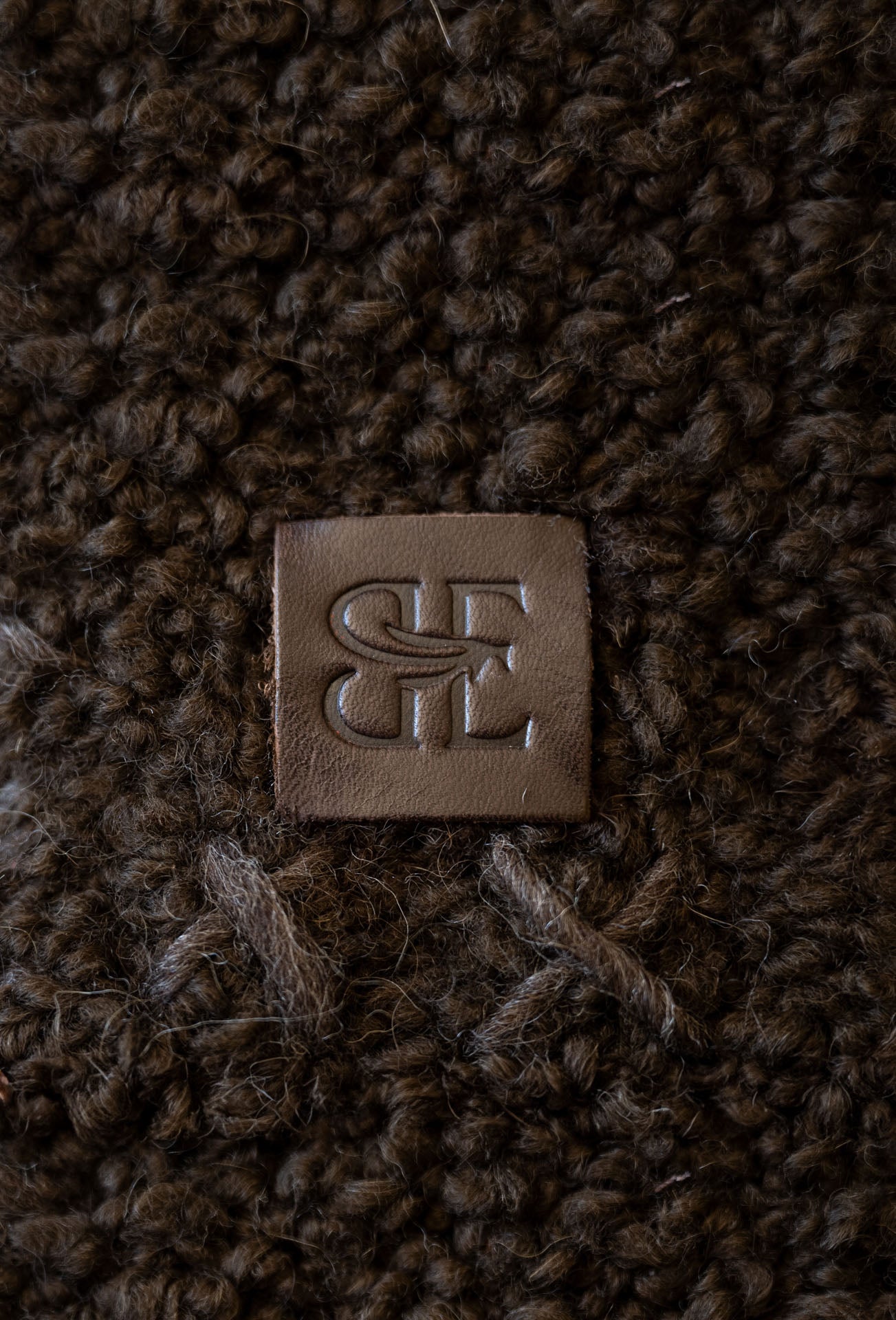 AMANCAY Chocolate Gloves