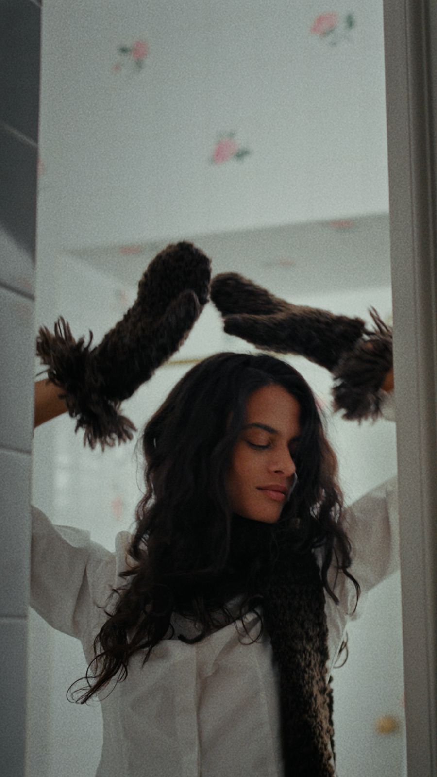 AMANCAY Chocolate Gloves